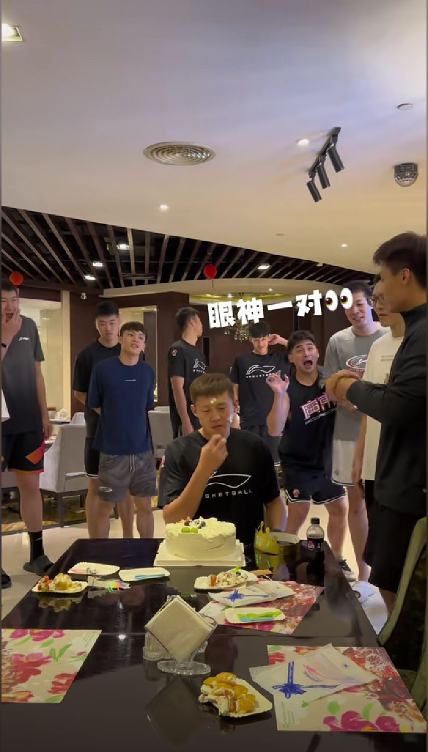 后面的胡明, 冠军