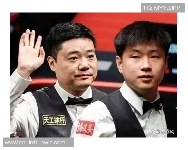 塞尔比与周跃龙第9局精彩对决揭示斯诺克比赛的紧张与策略较量